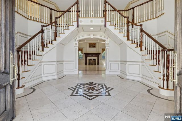 47 Cortland Trail, Mahwah, NJ 07430