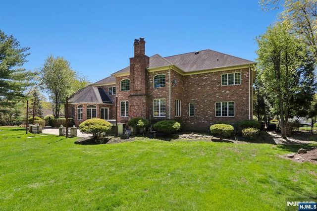 47 Cortland Trail, Mahwah, NJ 07430