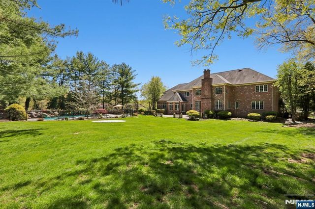 47 Cortland Trail, Mahwah, NJ 07430