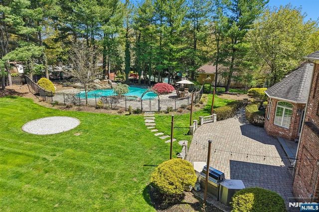 47 Cortland Trail, Mahwah, NJ 07430