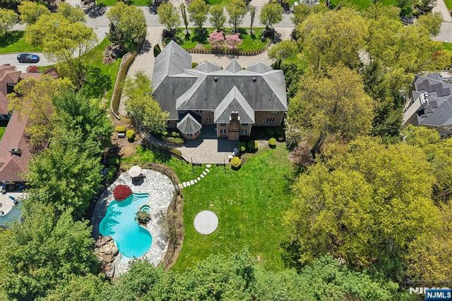 47 Cortland Trail, Mahwah, NJ 07430