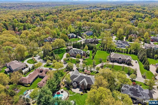 47 Cortland Trail, Mahwah, NJ 07430
