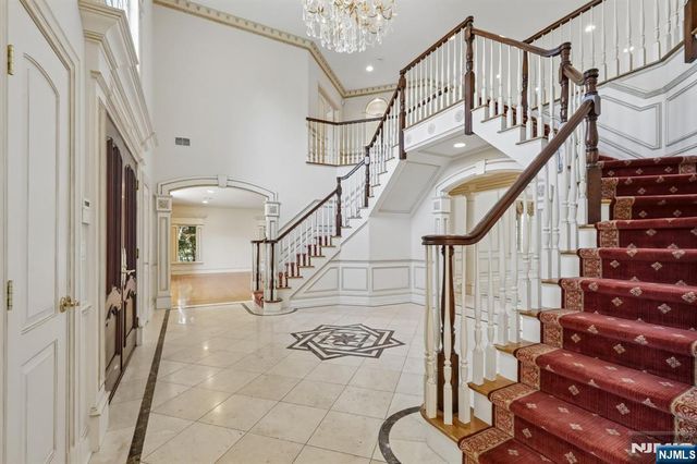 47 Cortland Trail, Mahwah, NJ 07430