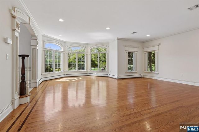 47 Cortland Trail, Mahwah, NJ 07430