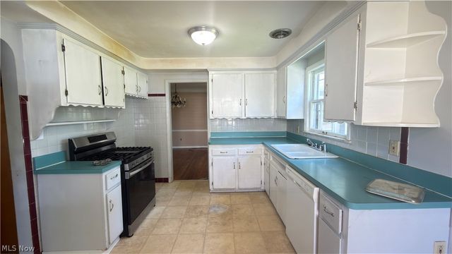 3074 Keswick Road, Shaker Heights, OH 44120