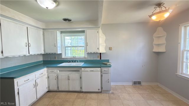 3074 Keswick Road, Shaker Heights, OH 44120