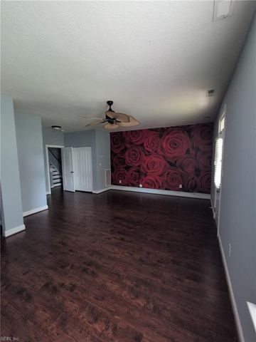 4452 Harlesden DR, Virginia Beach, VA 23462