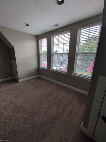 4452 Harlesden DR, Virginia Beach, VA 23462