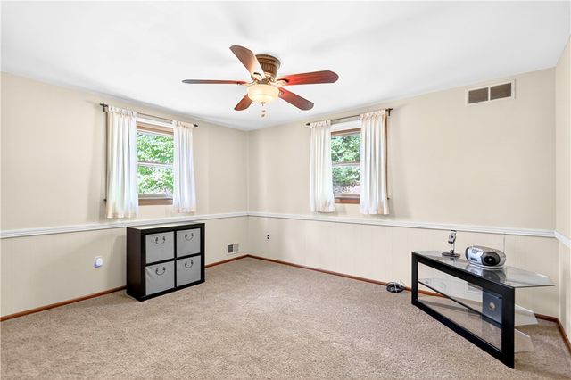 1024 Surrey Woods Rd, Bethel Park, PA 15102