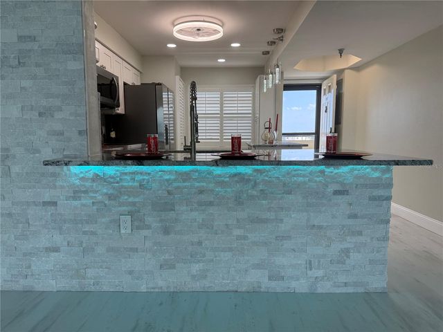 2530 GARY CIRCLE 802, Dunedin, FL 34698