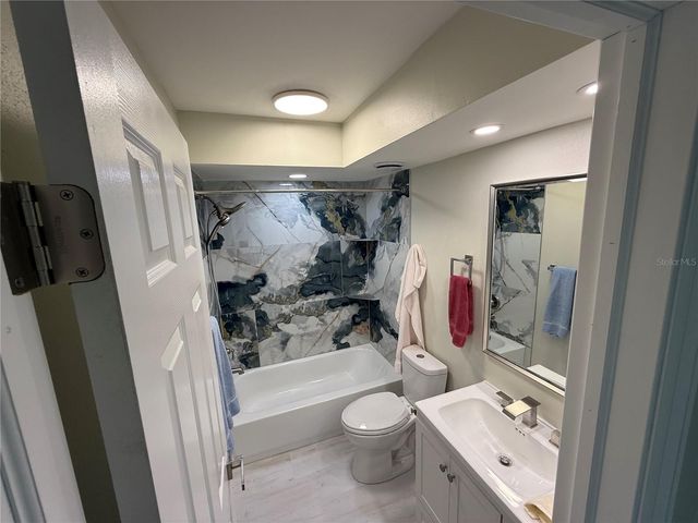 2530 GARY CIRCLE 802, Dunedin, FL 34698