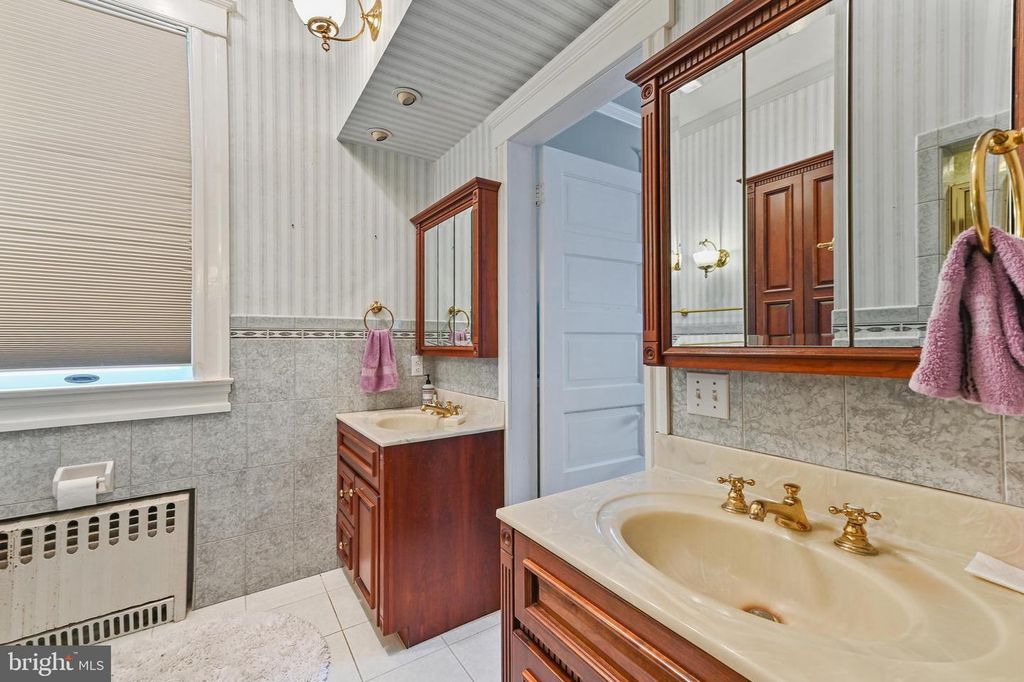 Image 17 of property listing at 800 CAMDEN AVE, Salisbury, MD 21801