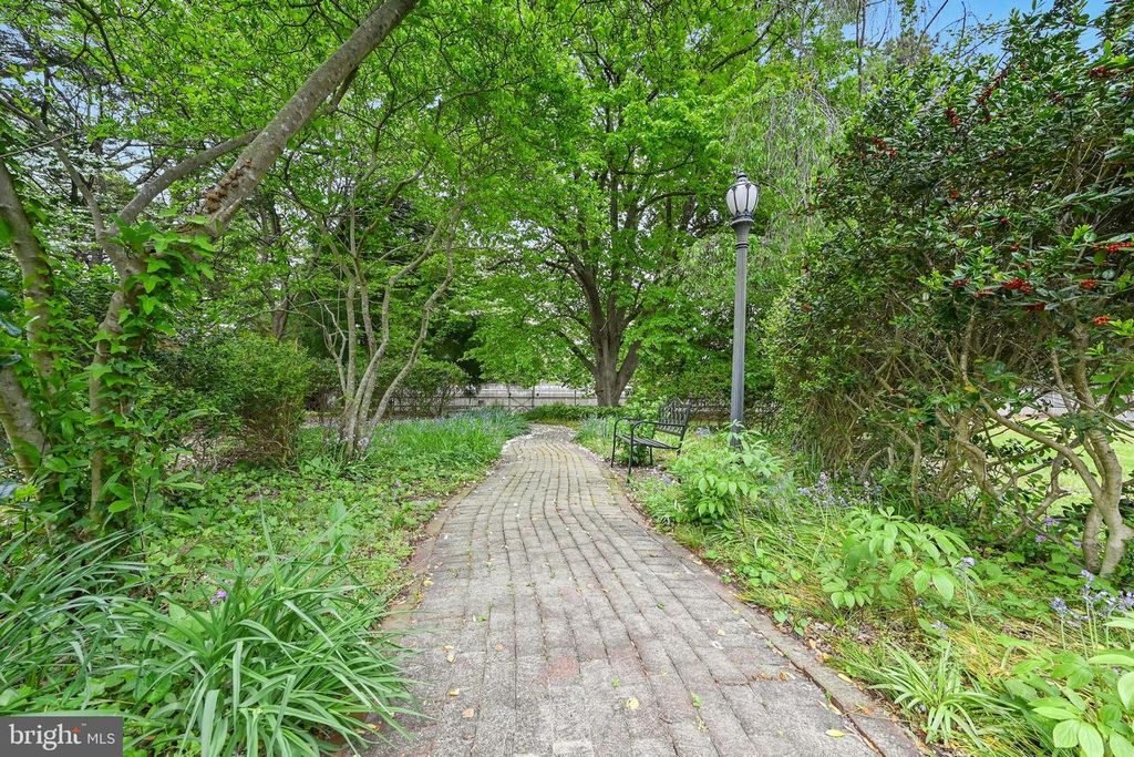 Image 21 of property listing at 800 CAMDEN AVE, Salisbury, MD 21801