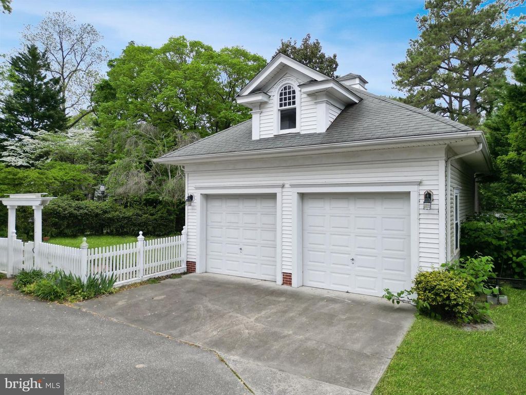 Image 26 of property listing at 800 CAMDEN AVE, Salisbury, MD 21801