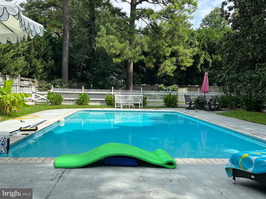 Image 28 of property listing at 800 CAMDEN AVE, Salisbury, MD 21801