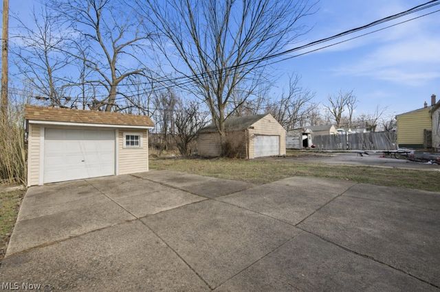20705 Hansen Road, Maple Heights, OH 44137