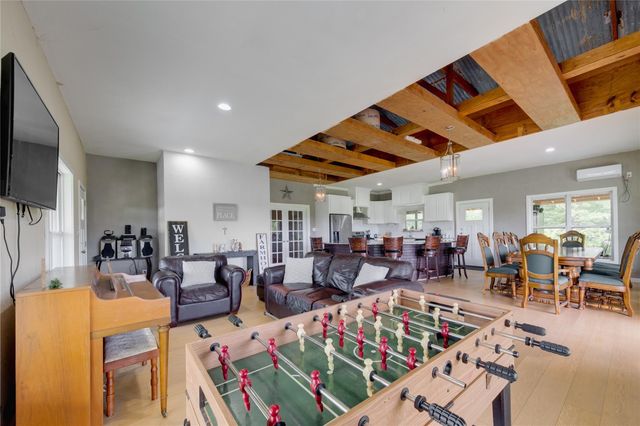 5652 SW An County Rd 2202, Palestine, TX 75803