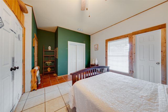 5652 SW An County Rd 2202, Palestine, TX 75803