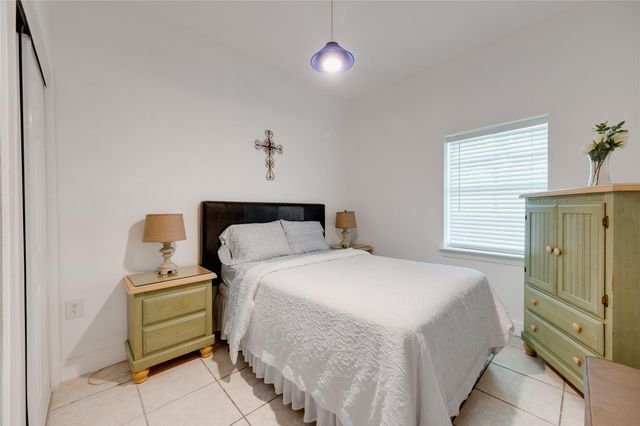 5652 SW An County Rd 2202, Palestine, TX 75803