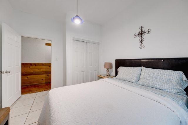 5652 SW An County Rd 2202, Palestine, TX 75803