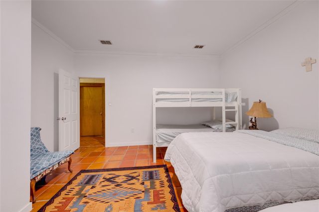 5652 SW An County Rd 2202, Palestine, TX 75803