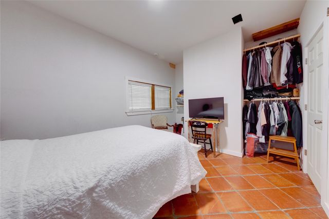 5652 SW An County Rd 2202, Palestine, TX 75803