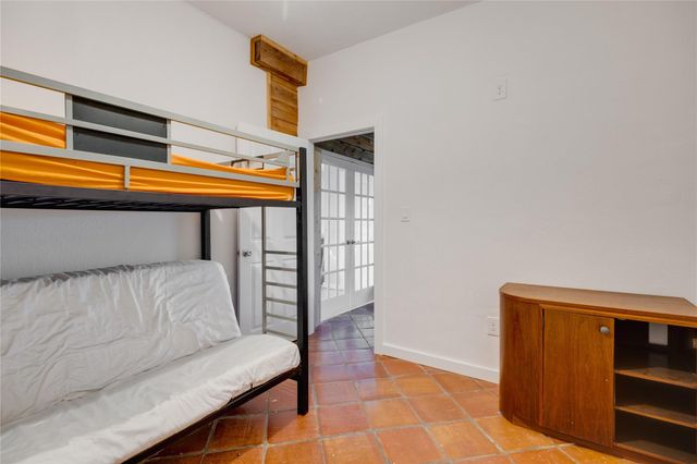 5652 SW An County Rd 2202, Palestine, TX 75803