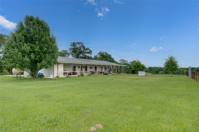 5652 SW An County Rd 2202, Palestine, TX 75803