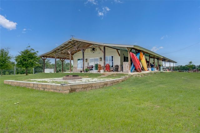 5652 SW An County Rd 2202, Palestine, TX 75803