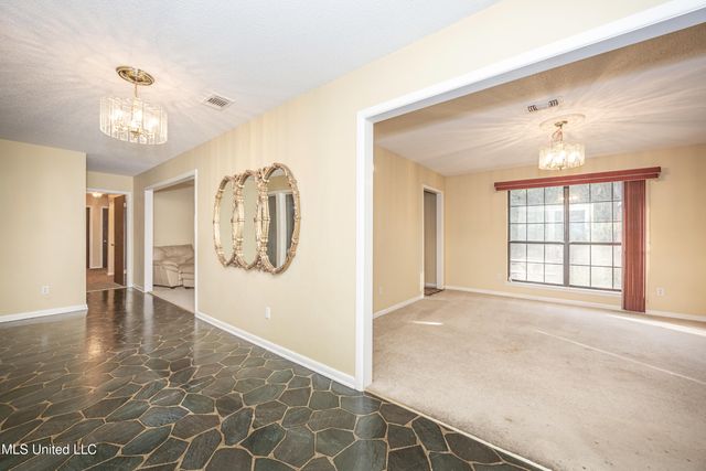 3040 Pabst Road, Ocean Springs, MS 39564