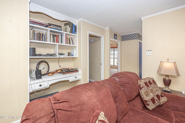 3040 Pabst Road, Ocean Springs, MS 39564