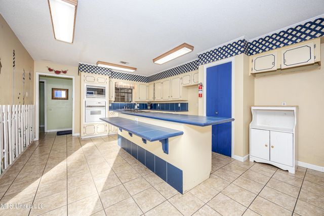 3040 Pabst Road, Ocean Springs, MS 39564