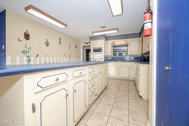 3040 Pabst Road, Ocean Springs, MS 39564