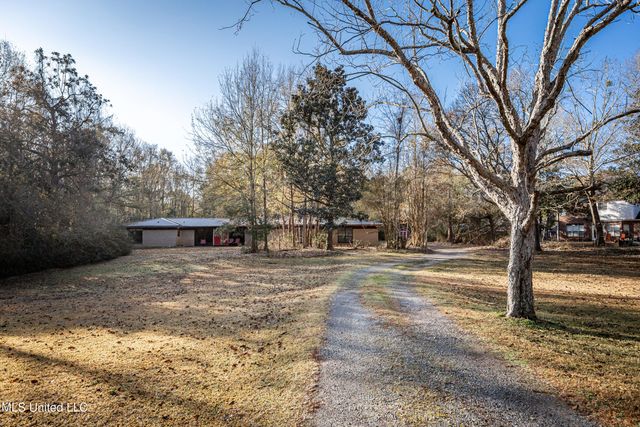 3040 Pabst Road, Ocean Springs, MS 39564