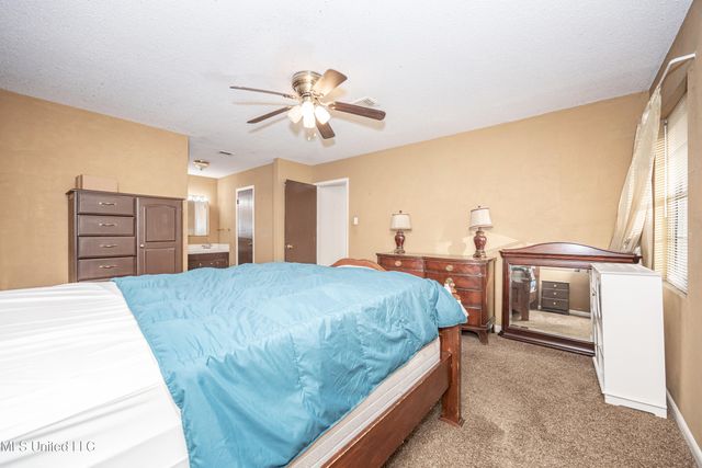 3040 Pabst Road, Ocean Springs, MS 39564