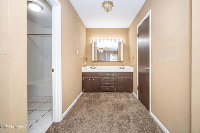 3040 Pabst Road, Ocean Springs, MS 39564