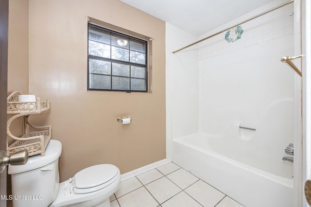 3040 Pabst Road, Ocean Springs, MS 39564