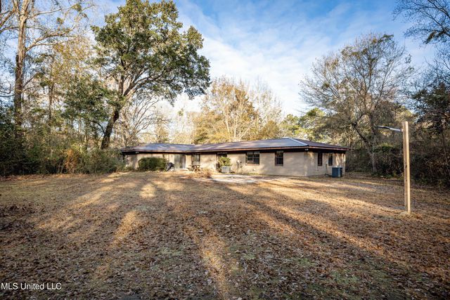 3040 Pabst Road, Ocean Springs, MS 39564