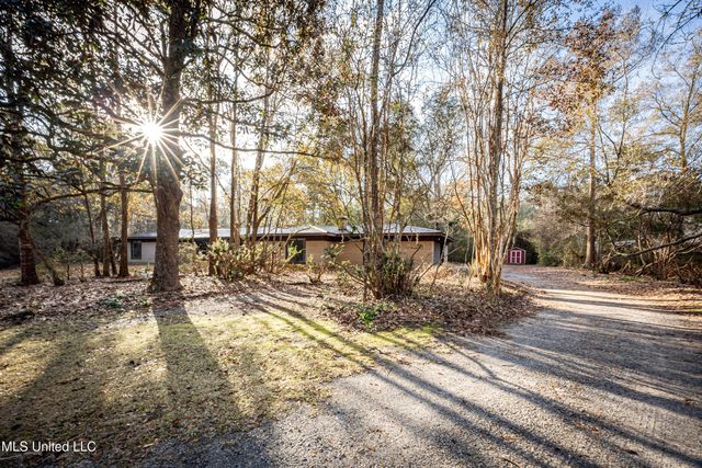 3040 Pabst Road, Ocean Springs, MS 39564