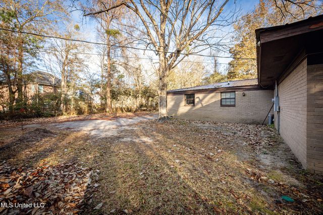 3040 Pabst Road, Ocean Springs, MS 39564