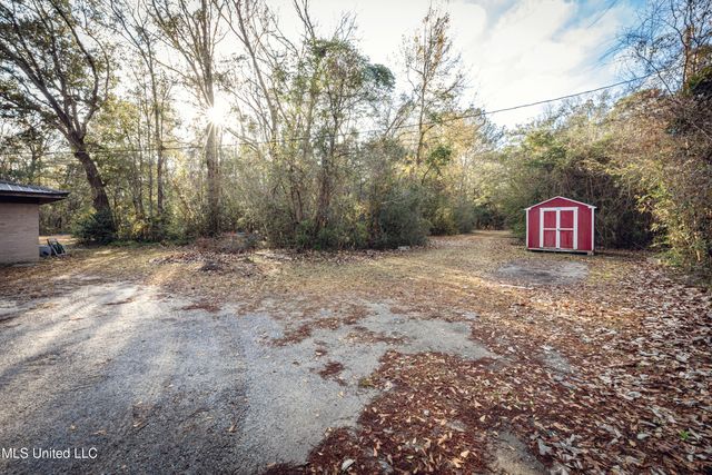 3040 Pabst Road, Ocean Springs, MS 39564