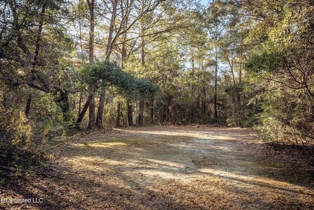 3040 Pabst Road, Ocean Springs, MS 39564