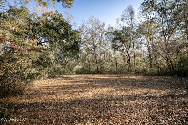 3040 Pabst Road, Ocean Springs, MS 39564