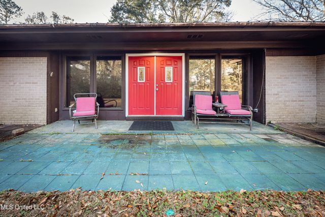 3040 Pabst Road, Ocean Springs, MS 39564