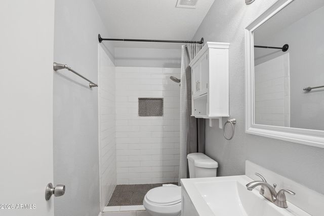 1017 E EL CAMINITO Drive, Phoenix, AZ 85020