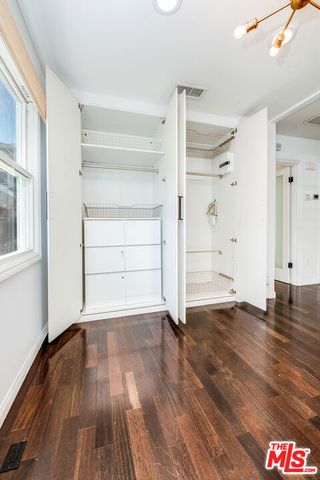 7722 Clinton Street, Los Angeles, CA 90036