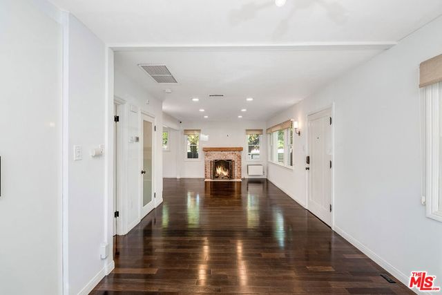 7722 Clinton Street, Los Angeles, CA 90036
