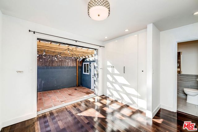 7722 Clinton Street, Los Angeles, CA 90036