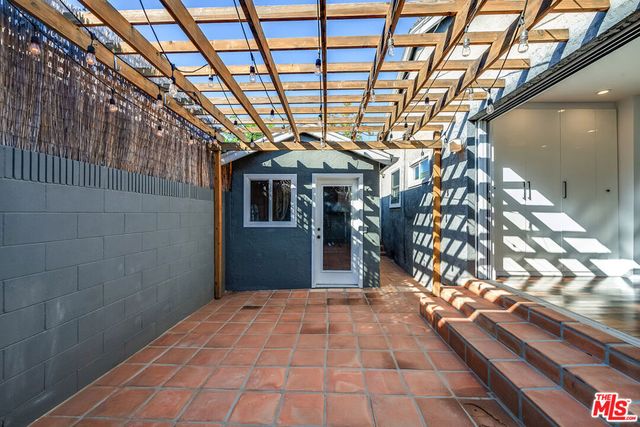 7722 Clinton Street, Los Angeles, CA 90036
