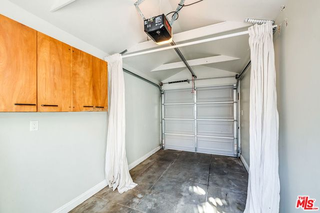 7722 Clinton Street, Los Angeles, CA 90036